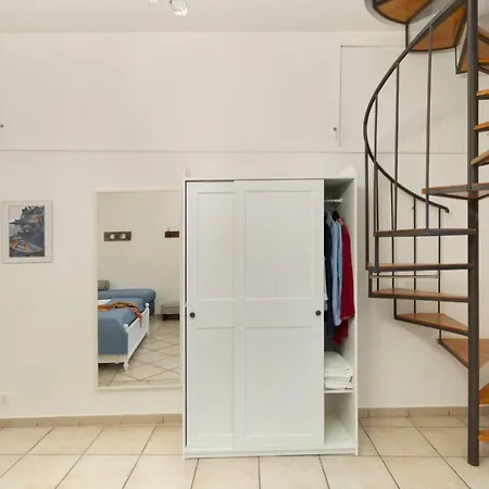 Marine Style In By The Sea *